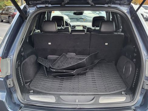 Used 2019 Jeep Grand Cherokee Overland image 4