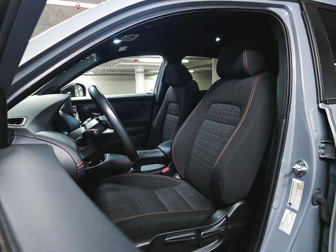 Used 2025 Honda HR-V Sport image 17
