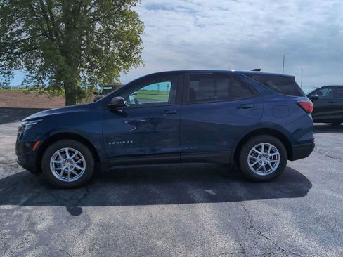 Used 2022 Chevrolet Equinox LS w/ LS Convenience Package AWD/4WD image 10