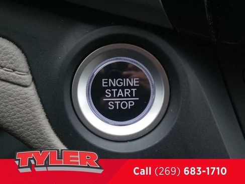 Used 2018 Honda Odyssey Touring image 32