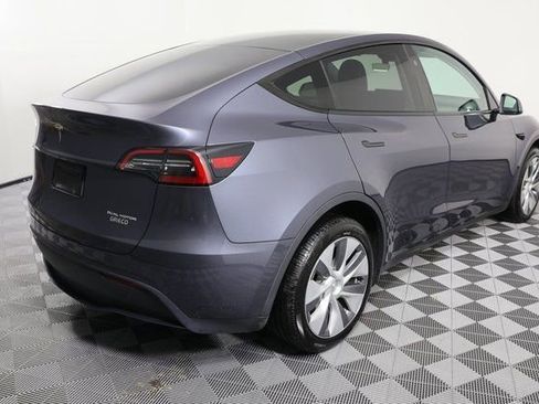 Used 2023 Tesla Model Y Long Range image 8