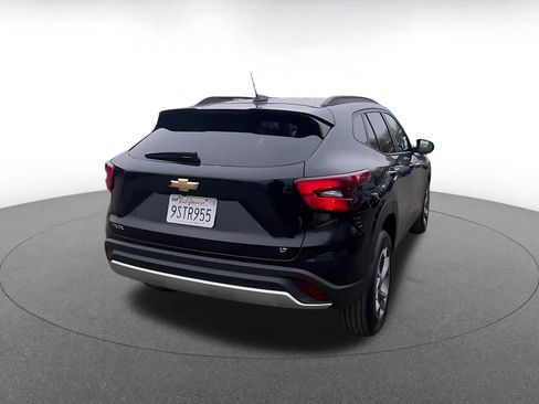 Used 2025 Chevrolet Trax LT image 14