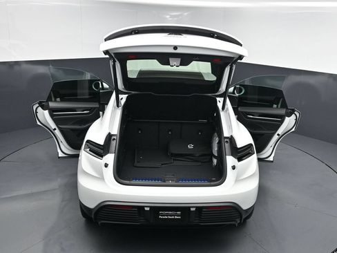 New 2026 Porsche Macan 4 Electric AWD/4WD image 29