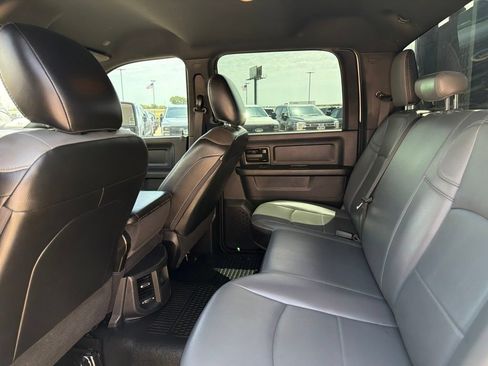 Used 2024 RAM 3500 Tradesman w/ Chrome Appearance Group AWD/4WD image 18