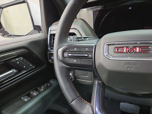 Used 2025 GMC Yukon XL AT4 w/ AT4 Premium Package AWD/4WD image 21