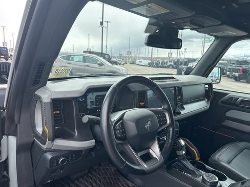 Used 2022 Ford Bronco Badlands image 15