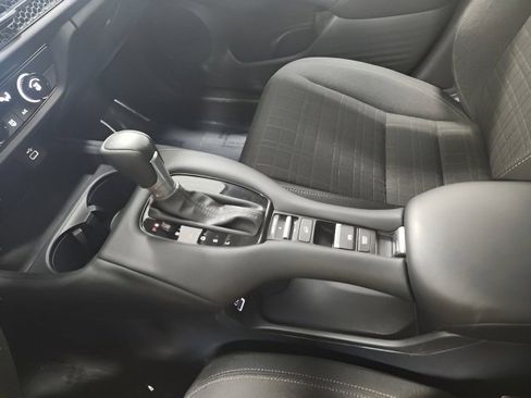 Used 2023 Honda HR-V LX image 30