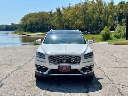 Used 2019 Lincoln Nautilus Reserve AWD/4WD image 2