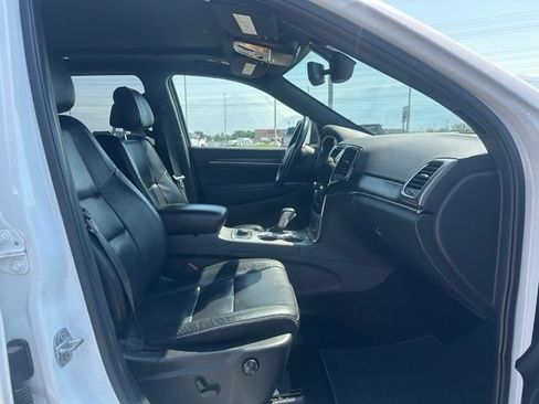 Used 2020 Jeep Grand Cherokee Limited w/ Luxury Group II AWD/4WD image 32