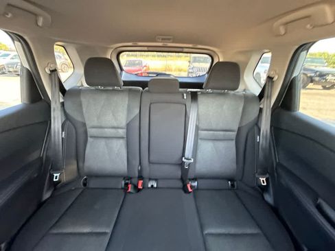 Used 2025 Nissan Rogue SV AWD/4WD image 16