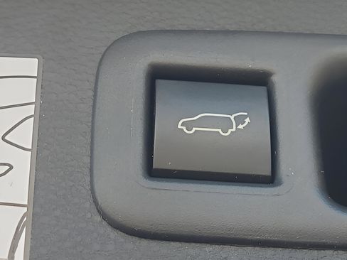 Certified 2024 Toyota Highlander XLE image 31