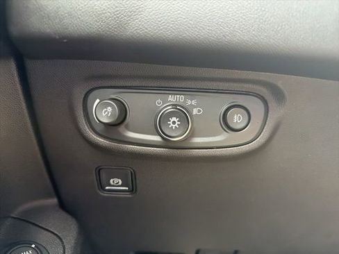 Used 2022 GMC Terrain SLT image 26