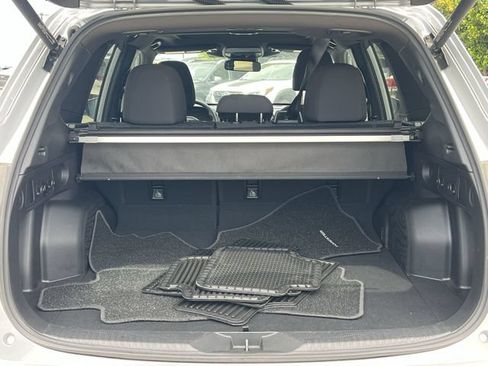 Certified 2025 Subaru Forester Premium AWD/4WD image 23