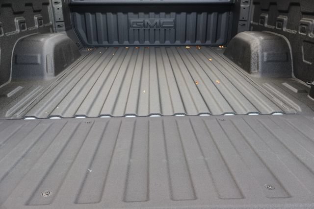 New 2026 GMC Sierra 1500 SLE w/ Max Trailering Package AWD/4WD image 15