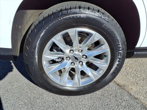 Used 2024 Chevrolet Tahoe Premier w/ Premium Package 2 image 11