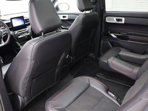 Used 2022 Ford Explorer ST-Line w/ Class IV Trailer Tow Package image 10