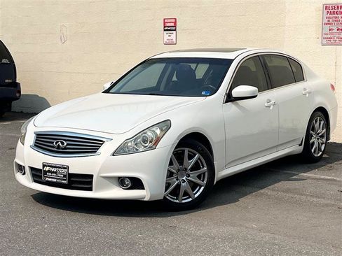 Used 2013 INFINITI G37 Journey w/ Premium Pkg RWD image 1