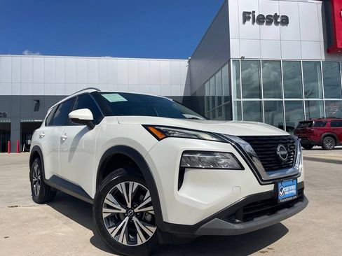 Certified 2023 Nissan Rogue SV w/ SV Premium Package FWD image 1