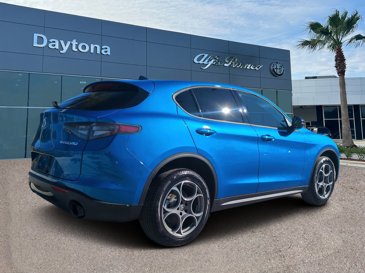New 2025 Alfa Romeo Stelvio Sprint w/ Convenience Package AWD/4WD image 3