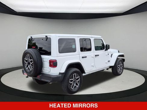 Used 2026 Jeep Wrangler Unlimited Sahara AWD/4WD image 6