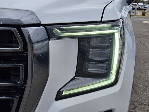 Used 2022 GMC Yukon AT4 image 10