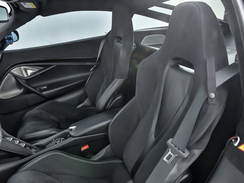 Used 2018 McLaren 720S image 25