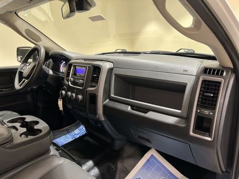 Used 2020 RAM 1500 Tradesman w/ Chrome Appearance Group RWD image 23