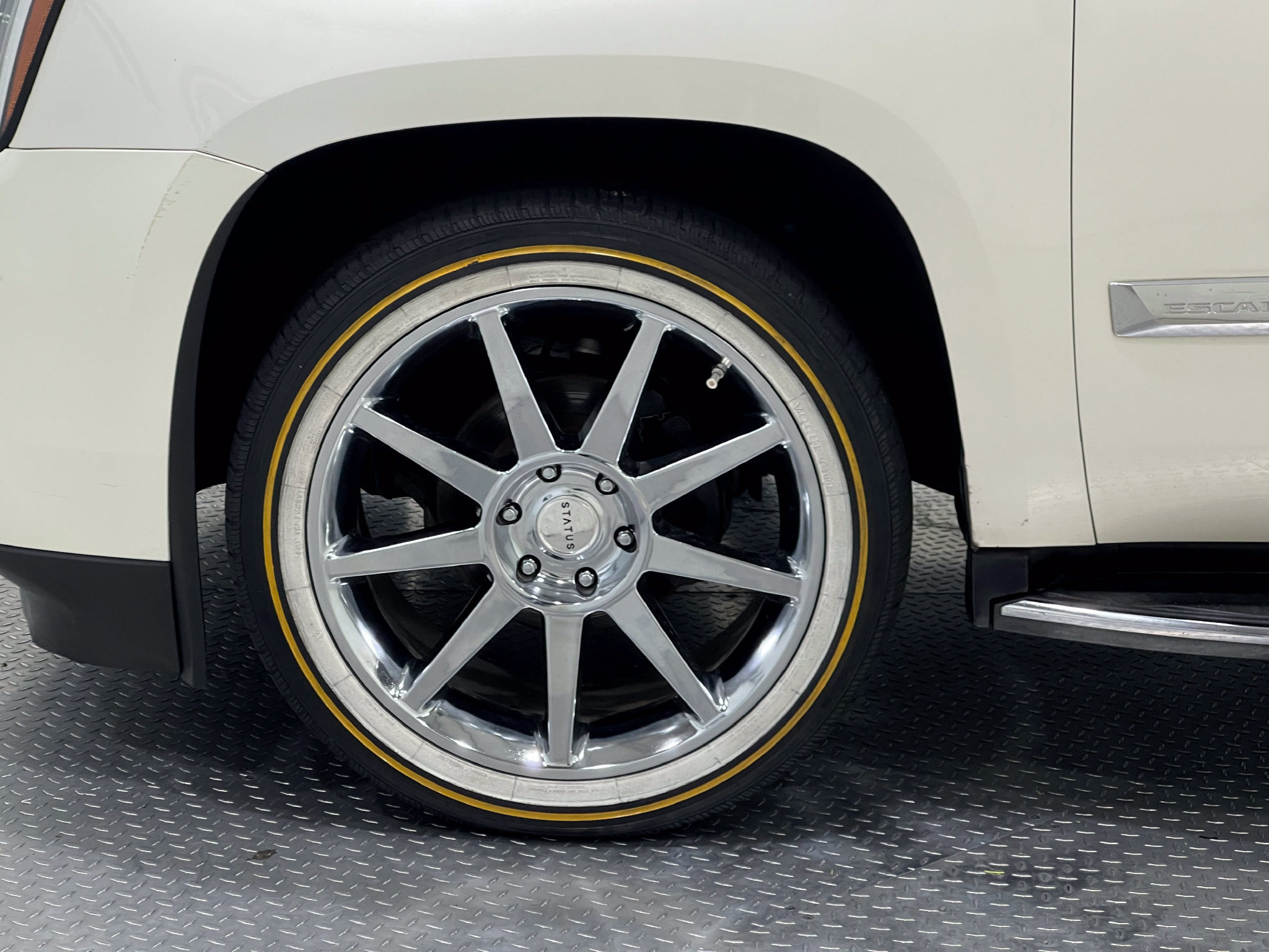 Used 2015 Cadillac Escalade Premium AWD/4WD image 37