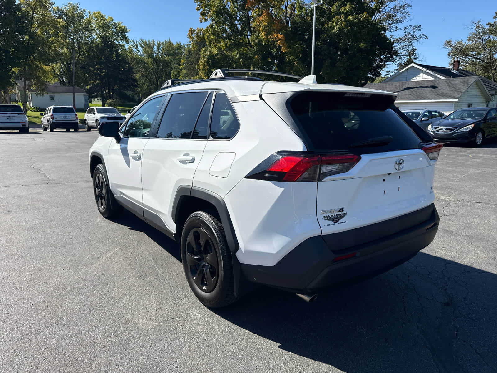 Used 2019 Toyota RAV4 LE w/ Carpet Mat Package AWD/4WD image 5
