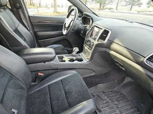 Used 2018 Jeep Grand Cherokee Altitude image 11
