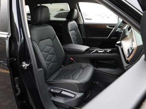 New 2026 Volkswagen Atlas SE image 28