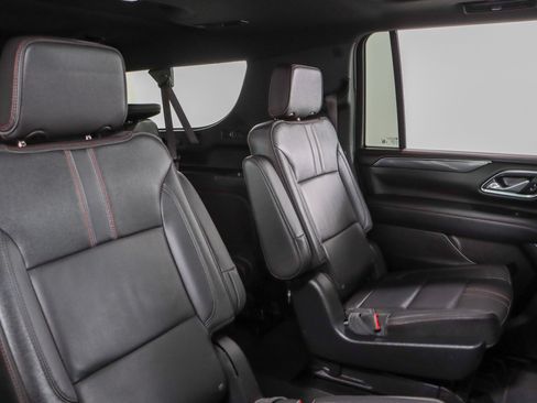 Used 2024 Chevrolet Suburban RST w/ Luxury Package AWD/4WD image 33