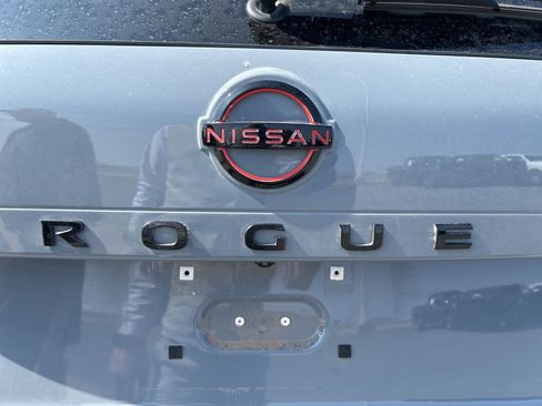 Used 2025 Nissan Rogue SV image 10
