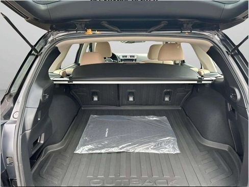 Used 2018 Subaru Outback 2.5i image 9