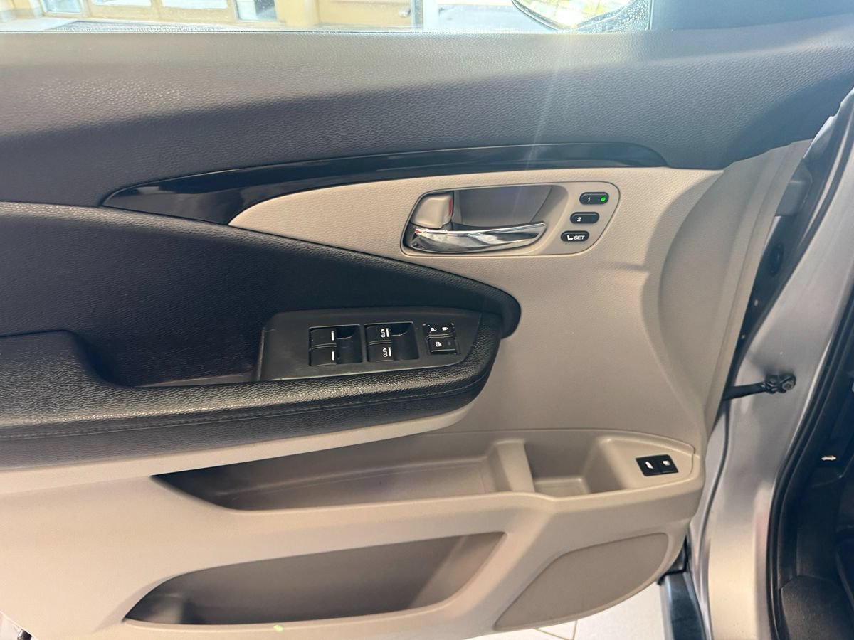 Used 2017 Honda Pilot Touring image 10