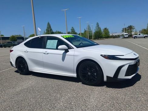 Certified 2025 Toyota Camry SE image 2