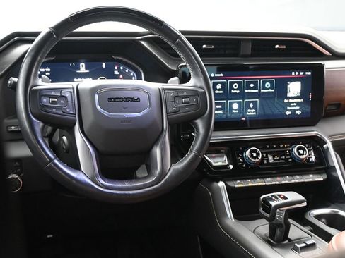 Used 2024 GMC Sierra 1500 Denali Ultimate AWD/4WD image 7