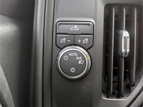 Used 2023 Chevrolet Silverado 1500 Custom image 25