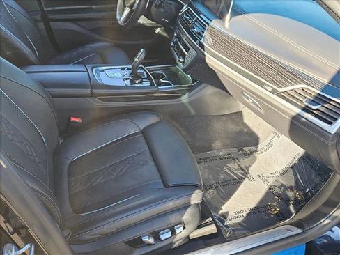 Used 2022 BMW 750i xDrive 750i xDrive image 22