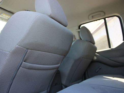 Used 2016 Nissan Frontier S RWD image 13