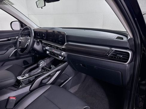 New 2025 Kia Telluride S image 32