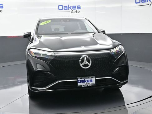 Used 2023 Mercedes-Benz EQS 580 4MATIC SUV image 3