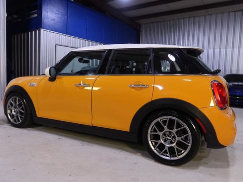 Used 2015 MINI Cooper S image 2