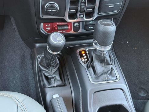 New 2026 Jeep Gladiator Mojave AWD/4WD image 18