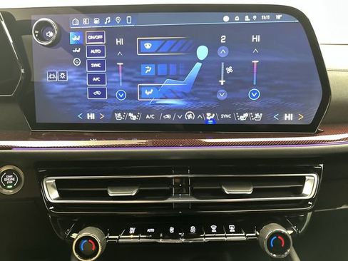 New 2026 Chevrolet Traverse RS w/ LPO, Floor Liner Package image 19