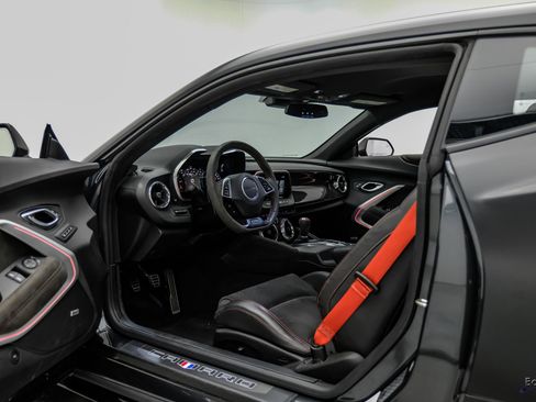 Used 2018 Chevrolet Camaro ZL1 RWD image 37