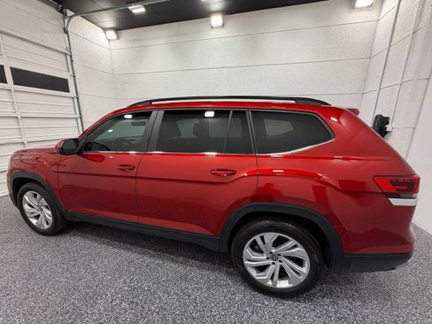 Used 2023 Volkswagen Atlas SE w/ Panoramic Sunroof Package FWD image 3