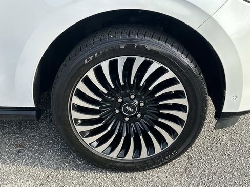 Used 2020 Lincoln Navigator L Black Label w/ Cargo Convenience Package image 12