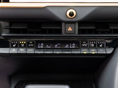 Used 2025 Toyota Crown Platinum image 21