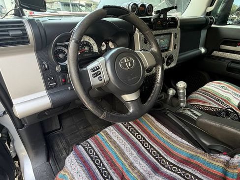 Used 2008 Toyota FJ Cruiser 4WD w/ Upgrade Pkg 2 image 13